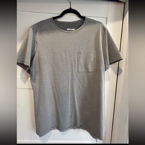 Lululemon men’s gray pocket tshirt size L